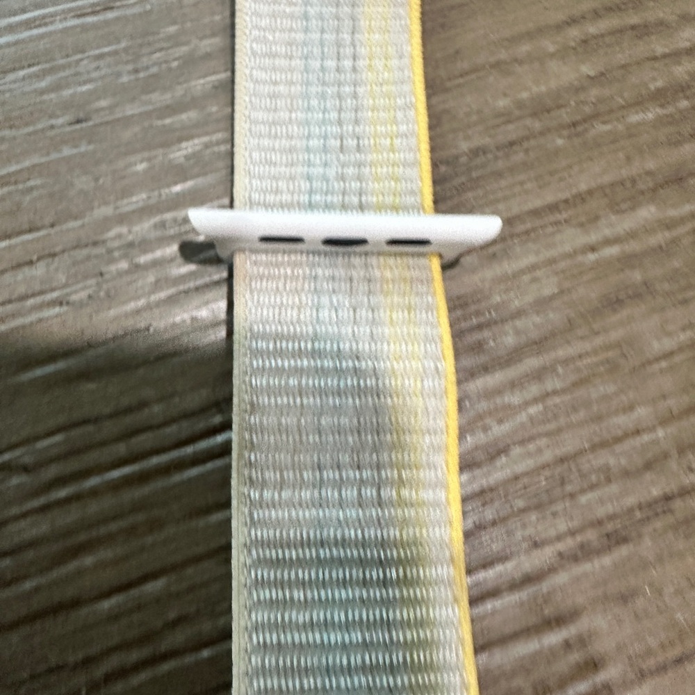 Apple Watch 45mm Starlight Sport Loop - Picture 7 of 9
